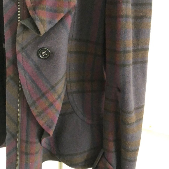 BCBG MaxAzria Stylish Plaid Coat - Size M - Picture 9 of 13